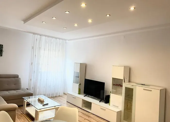 Center Apartman *